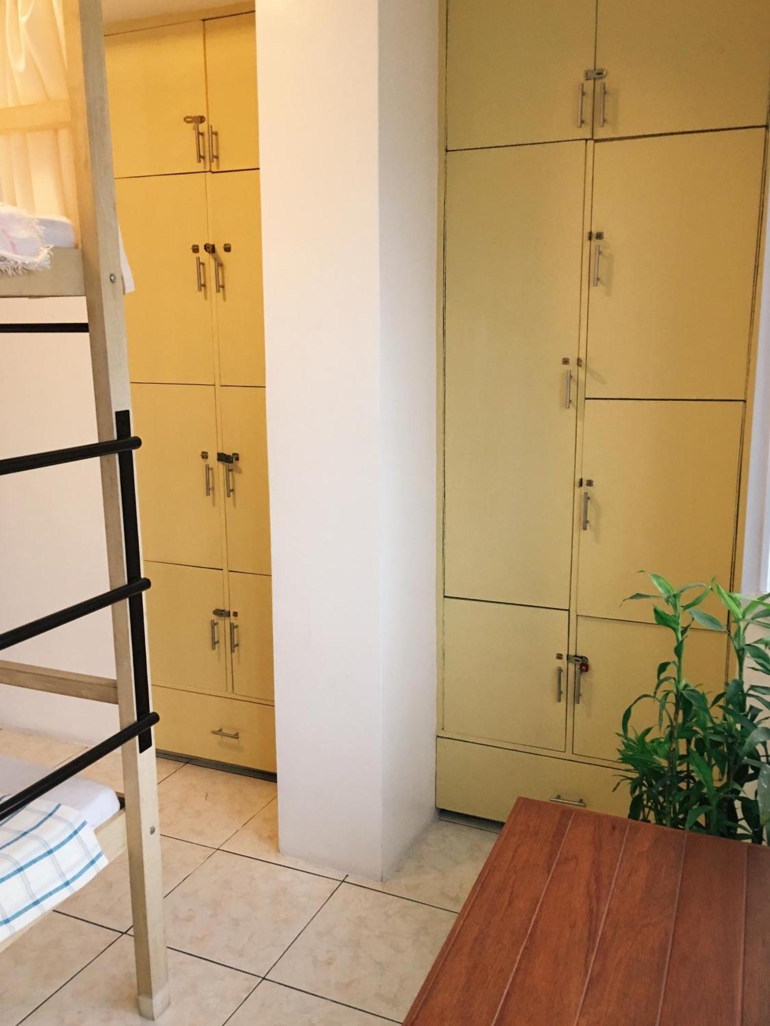 1 River Central Hostel Makati City Phòng bức ảnh