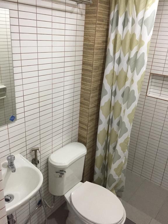 1 River Central Hostel Makati City Ngoại thất bức ảnh